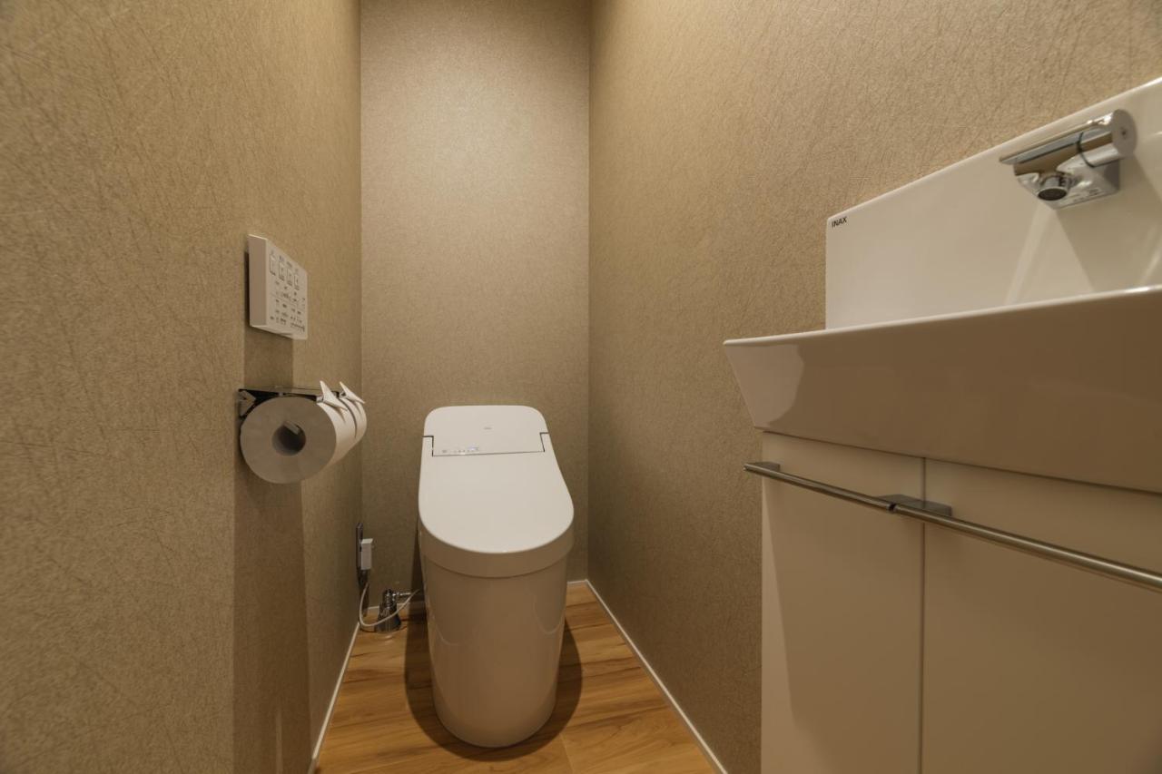 Grand Base Hakatamon Aparthotel Fukuoka  Exteriör bild