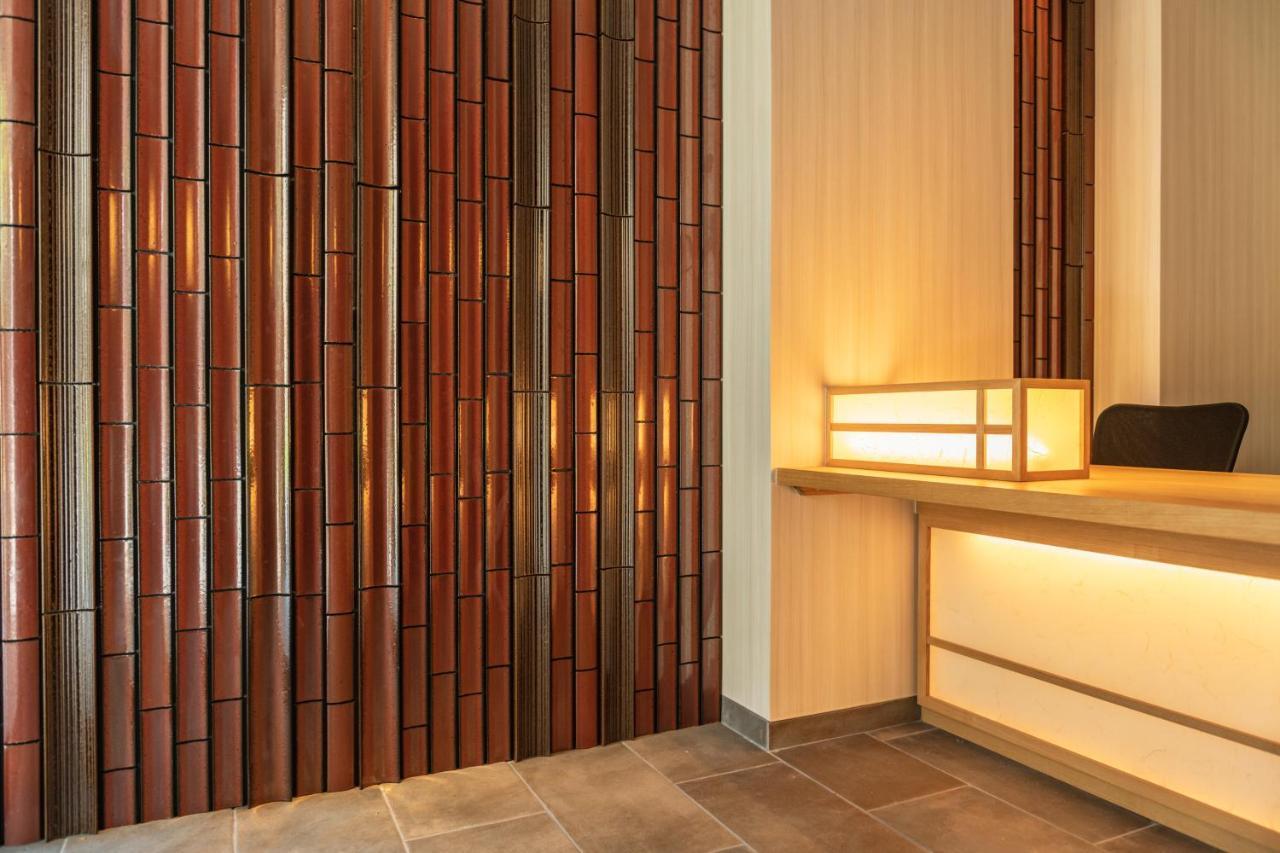 Grand Base Hakatamon Aparthotel Fukuoka  Exteriör bild