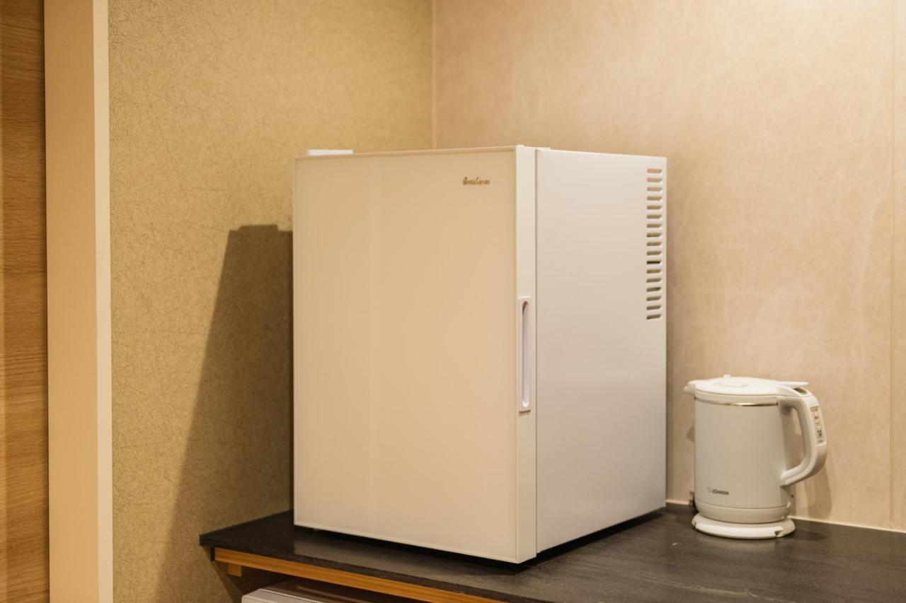 Grand Base Hakatamon Aparthotel Fukuoka  Exteriör bild
