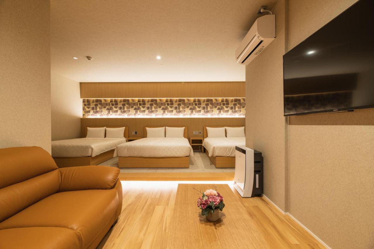 Grand Base Hakatamon Aparthotel Fukuoka  Exteriör bild
