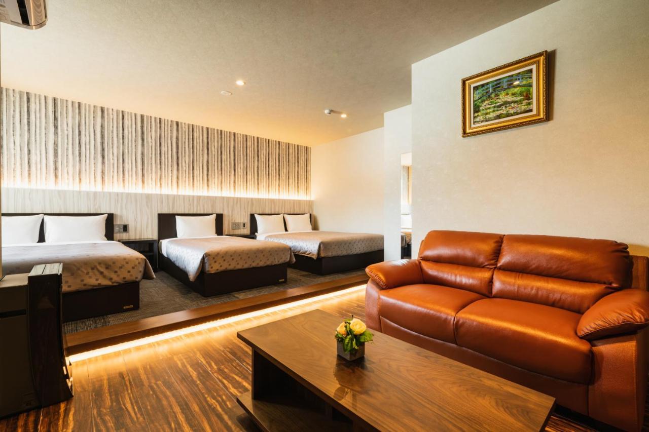 Grand Base Hakatamon Aparthotel Fukuoka  Exteriör bild